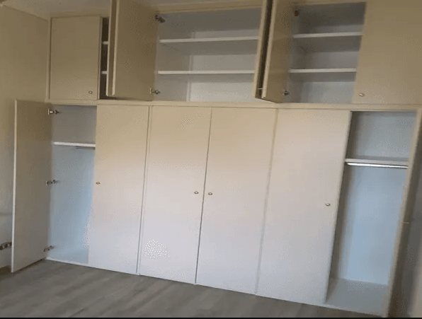 armadio in legno su misura