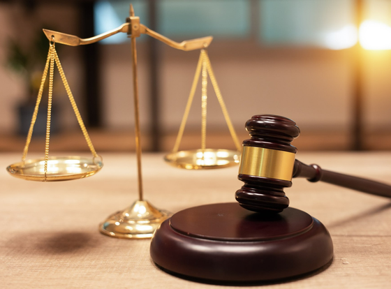 Justice Scales and books and wooden gavel - Kenosha, WI - Madrigrano, Aiello & Santarelli, LLC Justice Scales and books and wooden gavel - Kenosha, WI - Madrigrano, Aiello & Santarelli, LLC